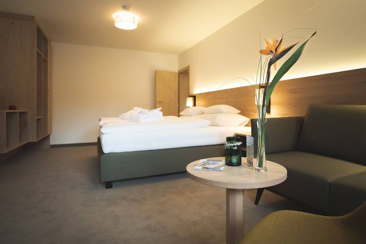 Minibar, in-room safe, desk, free WiFi