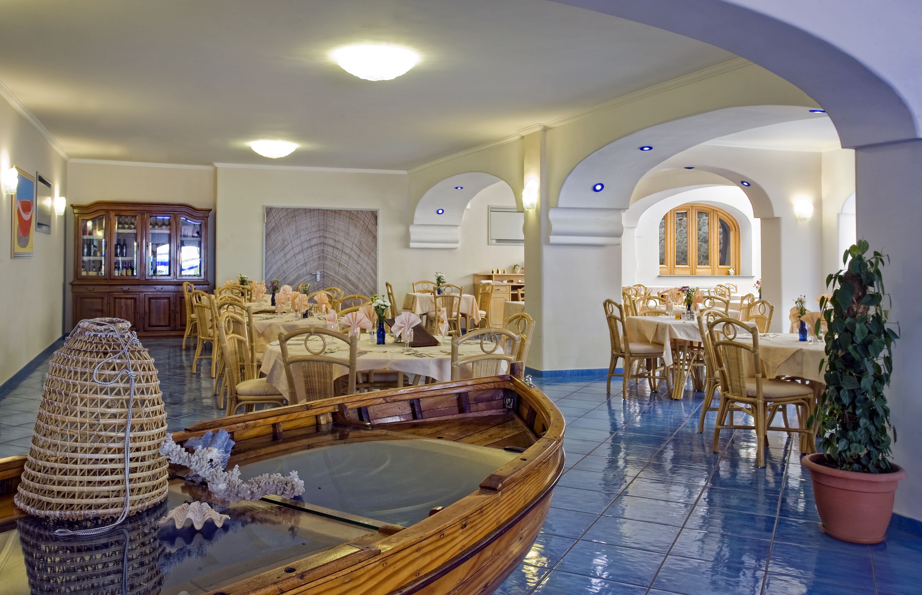 Breakfast, lunch, dinner served; Italian cuisine, pool views 