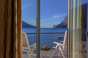 Deluxe Room, Lake View | Lake view