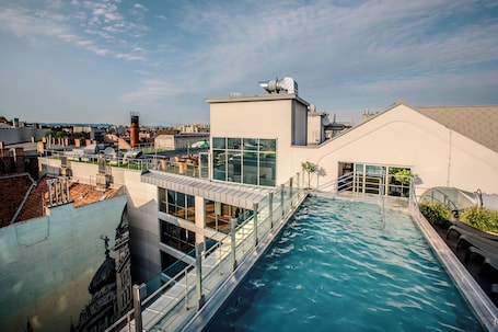 Indoor pool, outdoor pool. Continental Hotel Budapest