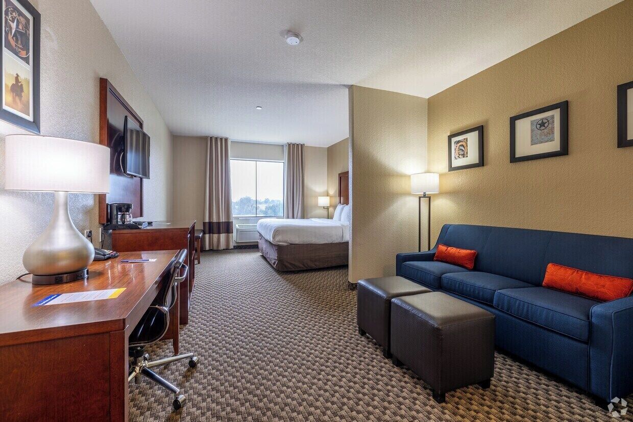 Premium bedding, desk, blackout curtains, iron/ironing board