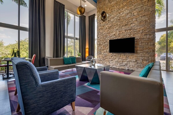 Lobby - Cambria Hotel Ft Lauderdale, Airport South & Cruise Port (Dania Beach)