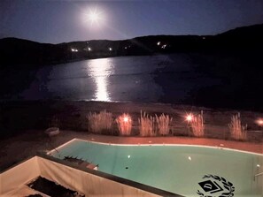 Bar accanto alla piscina