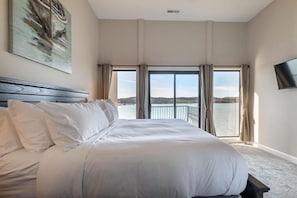 2 bedrooms, premium bedding, down comforters, pillowtop beds