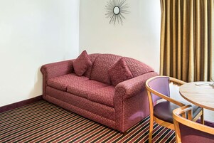 特色装修、特色家居、办公桌、熨斗/熨衣板