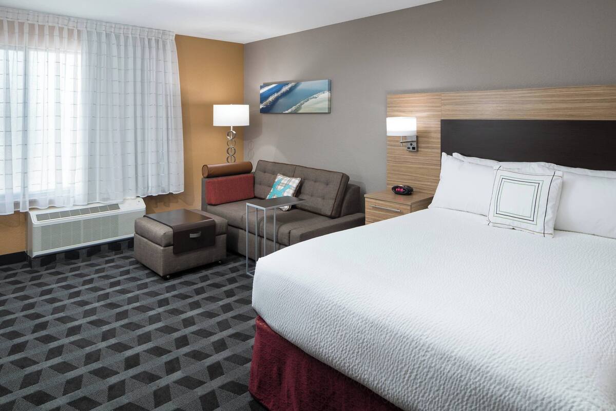 desk, laptop workspace, iron/ironing board, free cots/infant beds