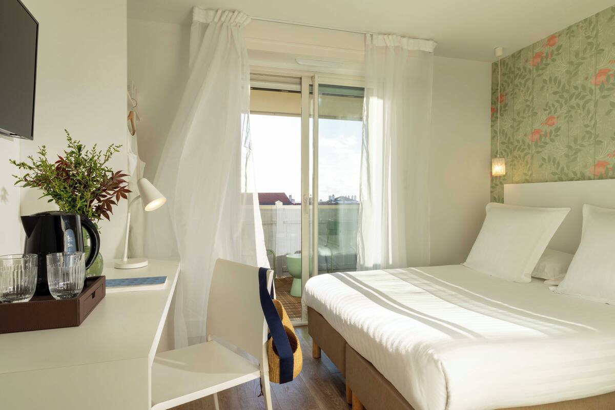 Classic Single Room | Premium bedding, Select Comfort beds, in-room safe, desk
