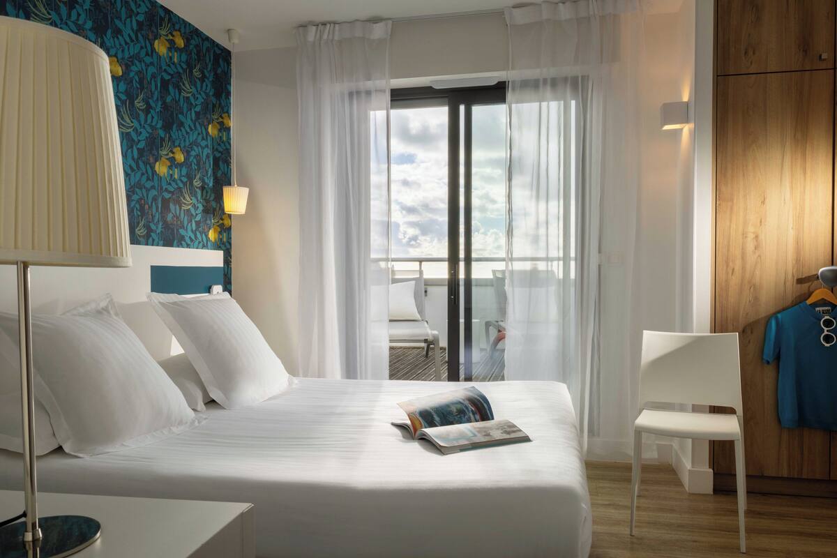 Superior Room | Premium bedding, Select Comfort beds, in-room safe, desk