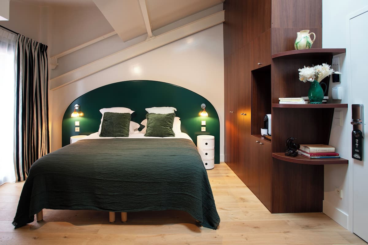 1 bedroom, premium bedding, Select Comfort beds, in-room safe