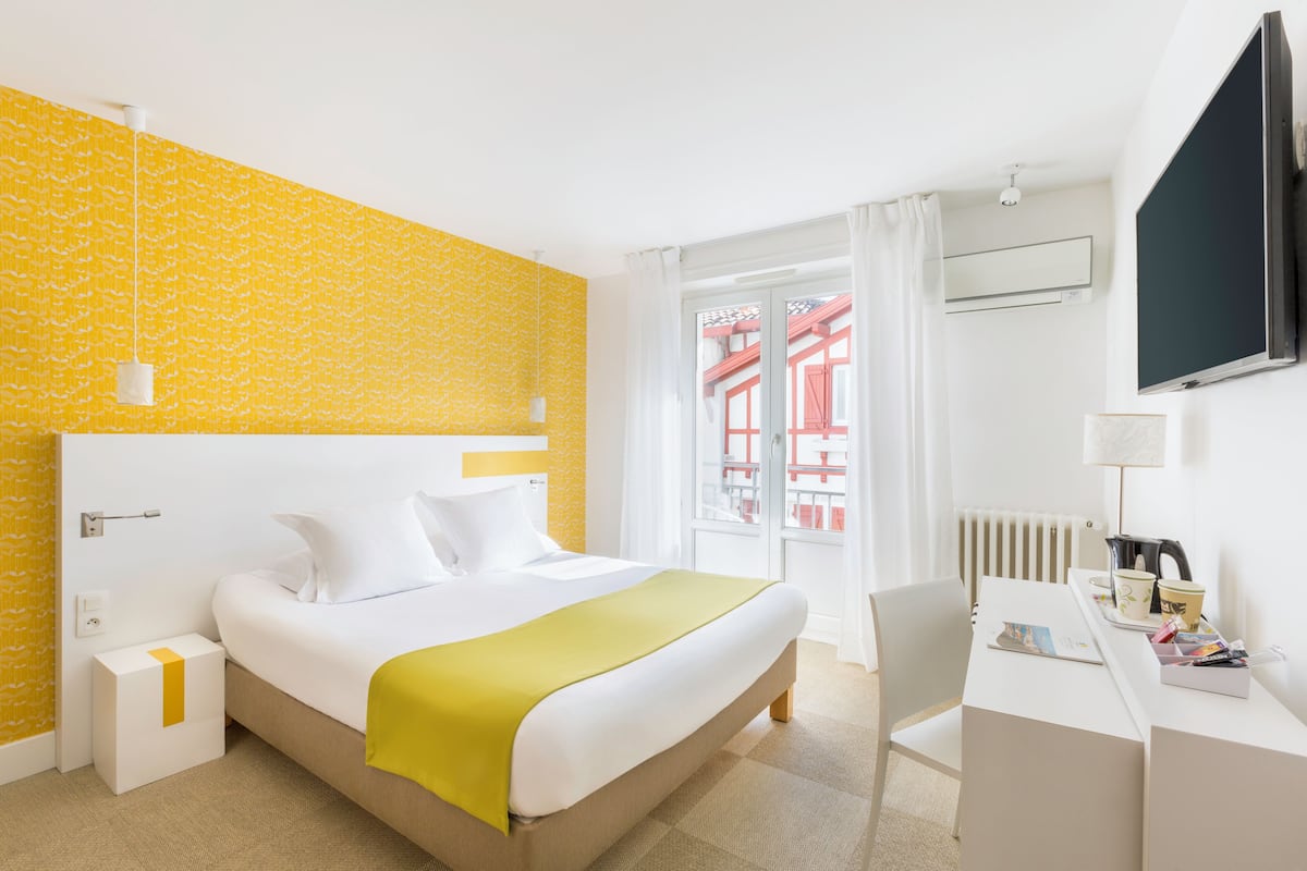 1 bedroom, premium bedding, Select Comfort beds, in-room safe