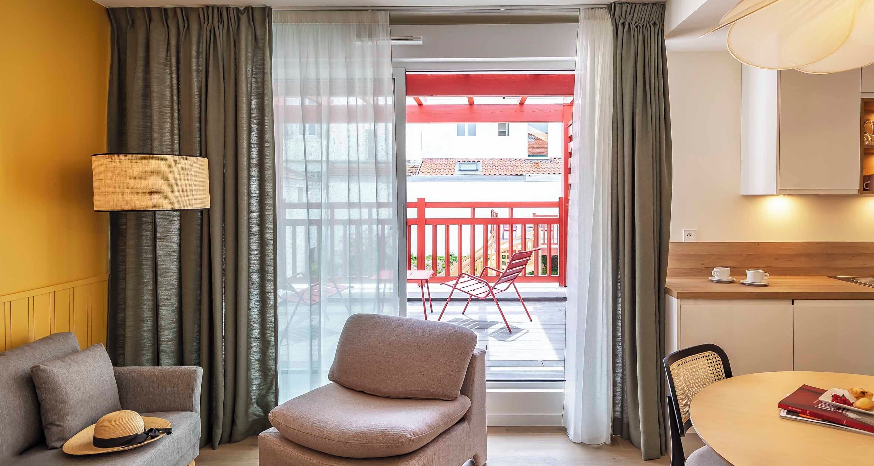 superior apartment | living area | 21-inch lcd tv with cable channels, tv