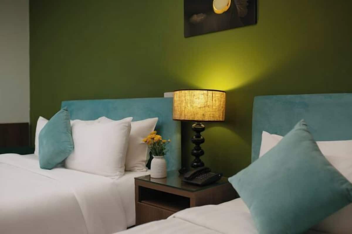 Minibar, két bảo mật tại phòng, bàn, phòng cách âm