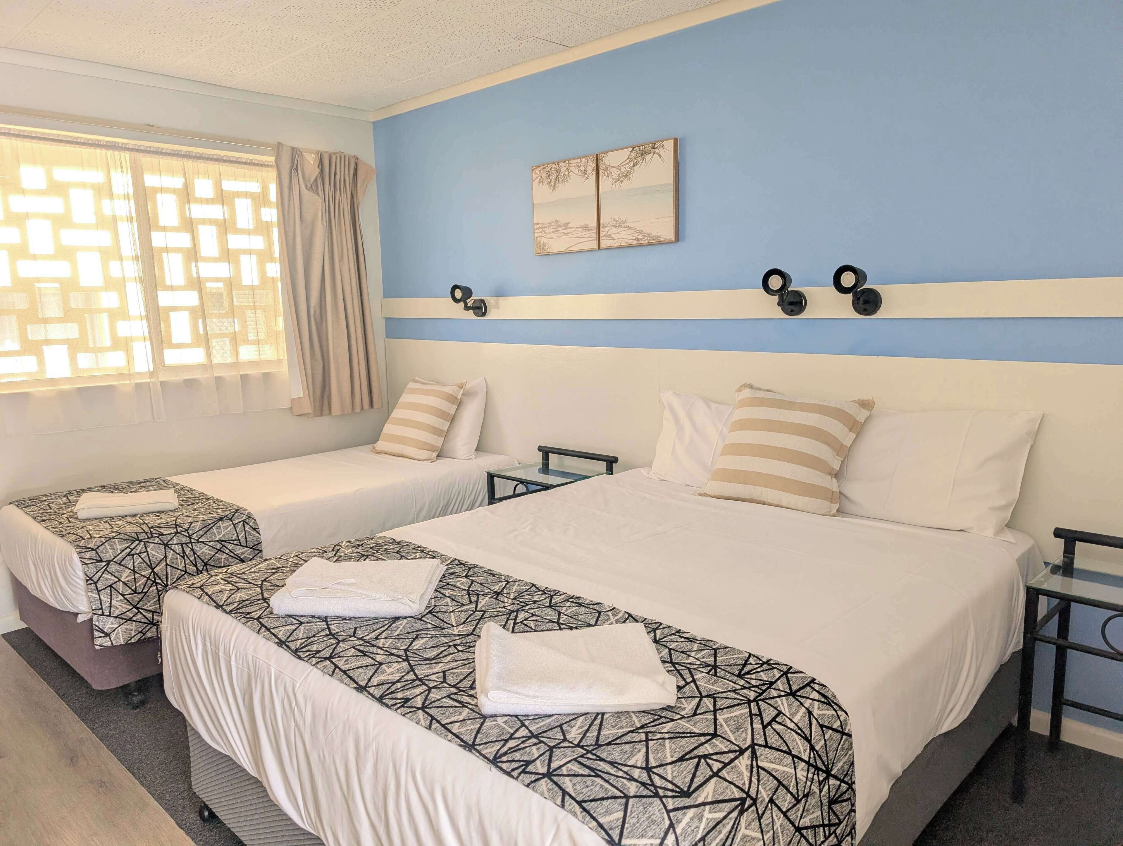 Kamar Twin Deluks | Meja kerja, ruang kerja ramah laptop, Wi-Fi gratis, dan seprai linen