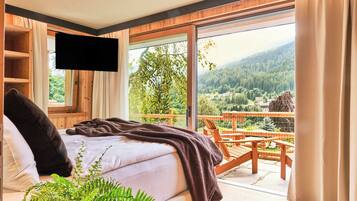 Chalet | Minibar, in-room safe, individually decorated, individually furnished