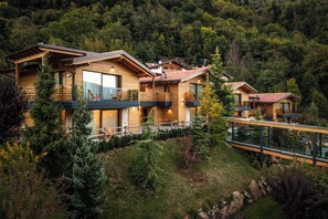 住宿正面 (夜晚)