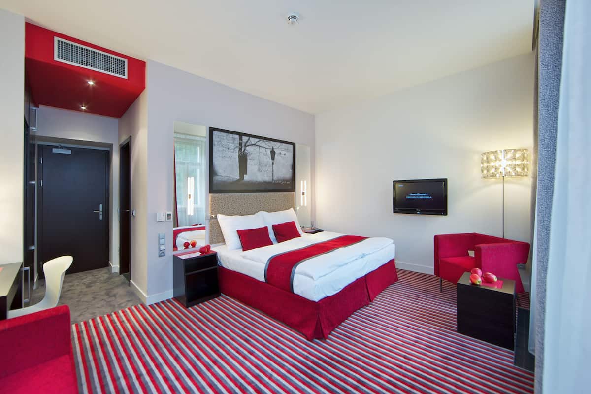 Premium bedding, memory foam beds, in-room safe, desk