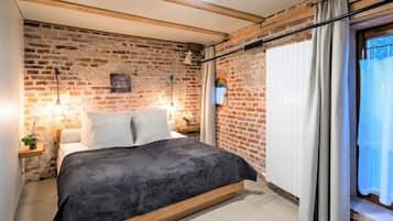 Heritage Double room | Minibar, in-room safe, desk, laptop workspace