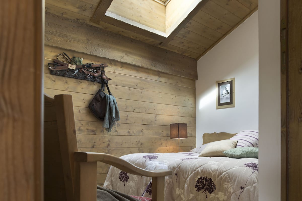 Schallisolierte Zimmer, Bügeleisen/Bügelbrett, kostenlose Babybetten