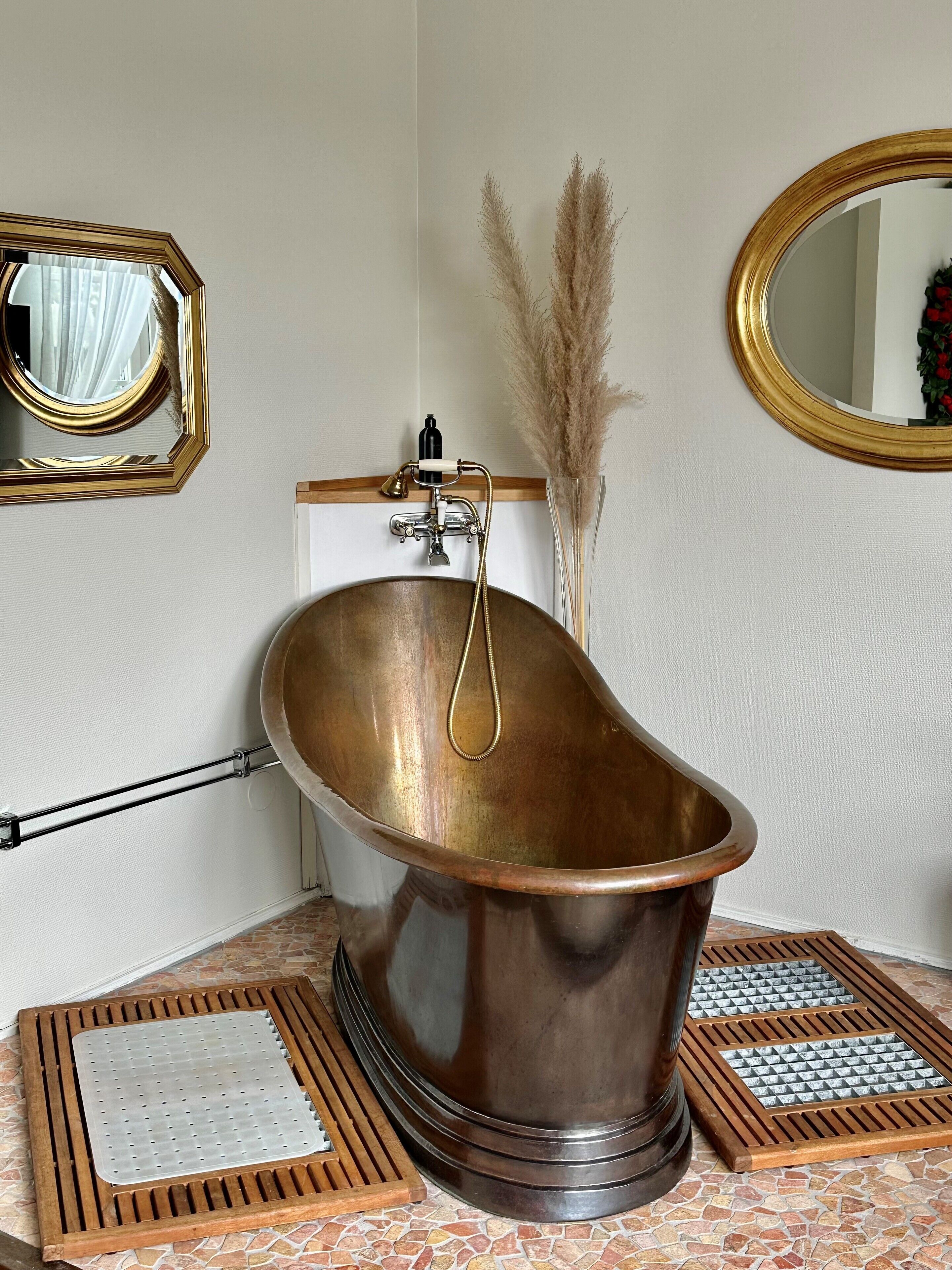 superior double room | 1 bedroom, hypo-allergenic bedding, desk, soundproofing