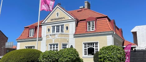 Fachada de la propiedad