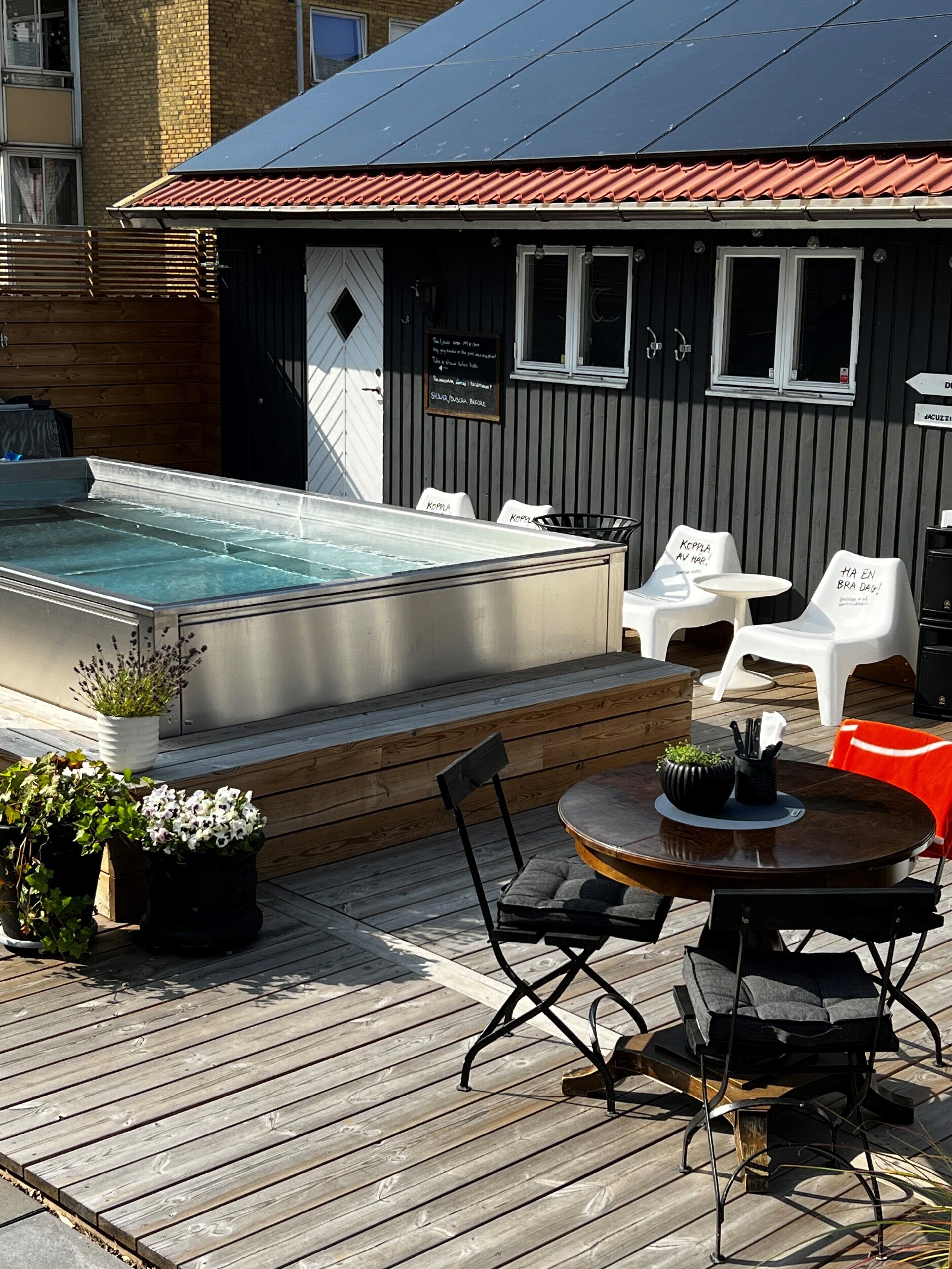 seasonal outdoor pool