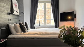 Classic Double Room | Hypo-allergenic bedding, desk, iron/ironing board, rollaway beds