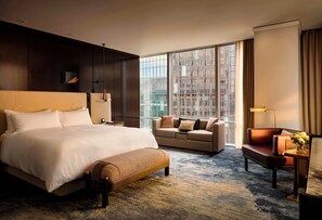 Presidentiële suite, 1 kingsize bed | Een minibar, een kluis op de kamer, een bureau, verduisterende gordijnen