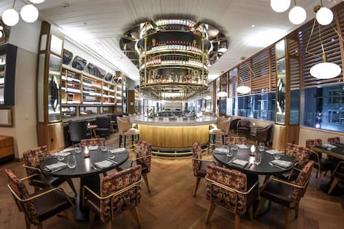 2 か所のレストラン、朝食、ランチ、ディナーに営業 (アメリカ料理)