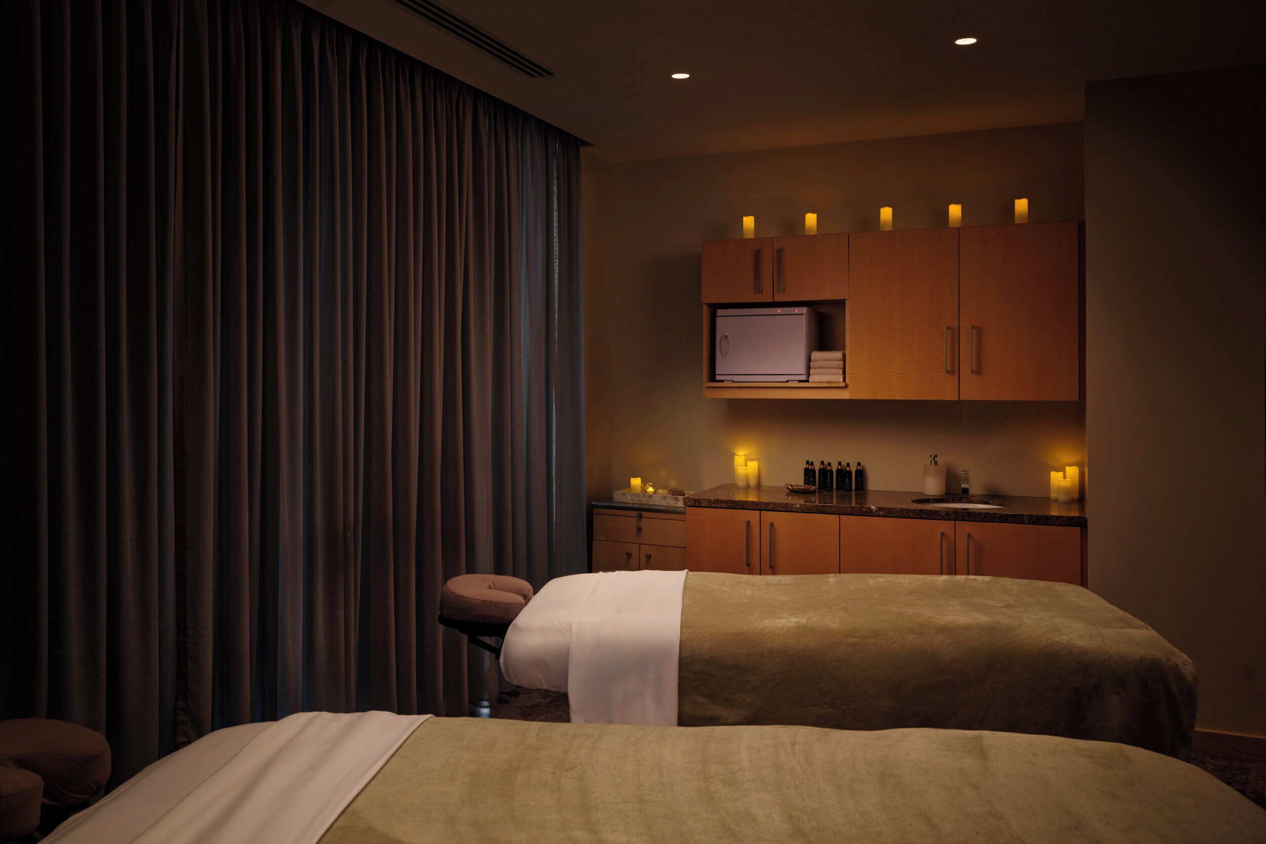 Couples treatment rooms, sauna, steam room, body treatments