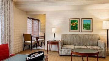 Frette Italian sheets, premium bedding, pillow-top beds, in-room safe