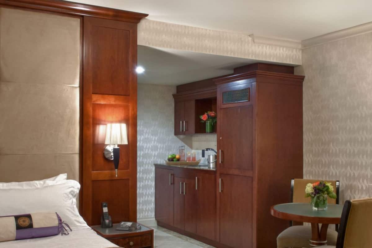 Frette Italian sheets, premium bedding, pillow-top beds, in-room safe