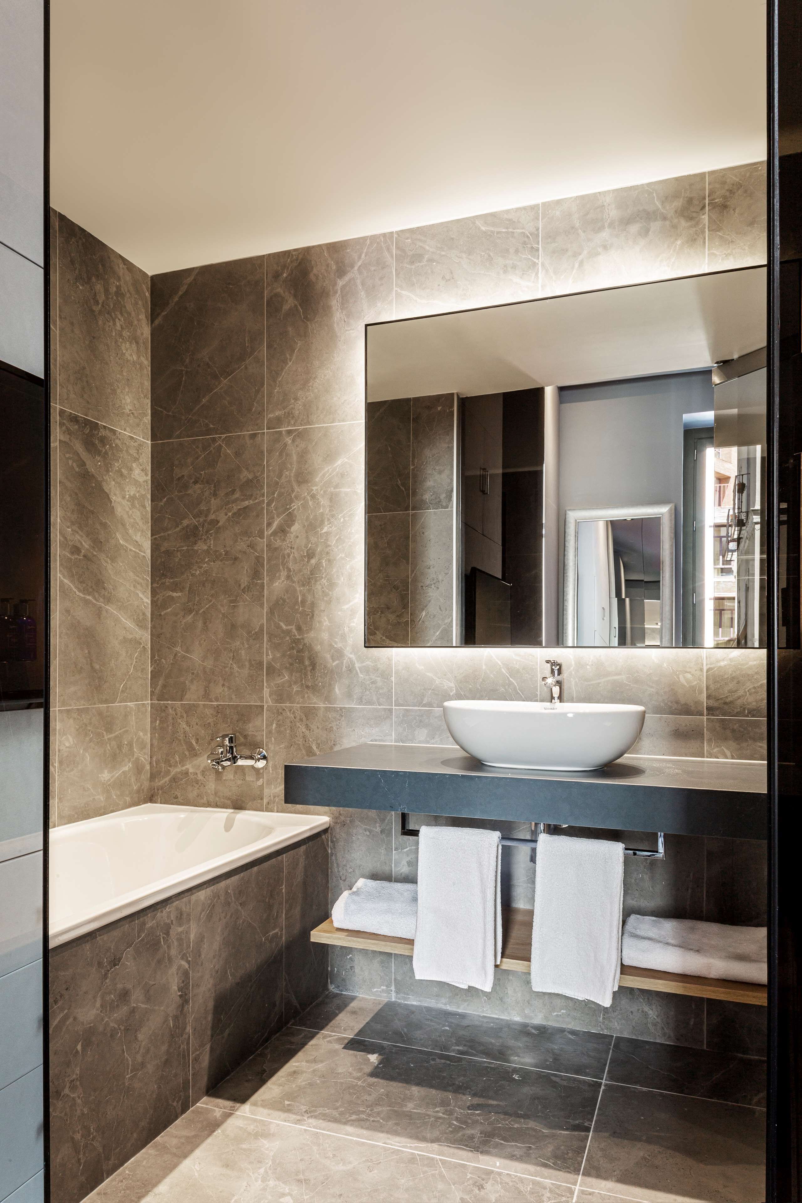 junior suite, balcony (square view) | bathroom | shower, rainfall showerhead, designer toiletries, hair dryer