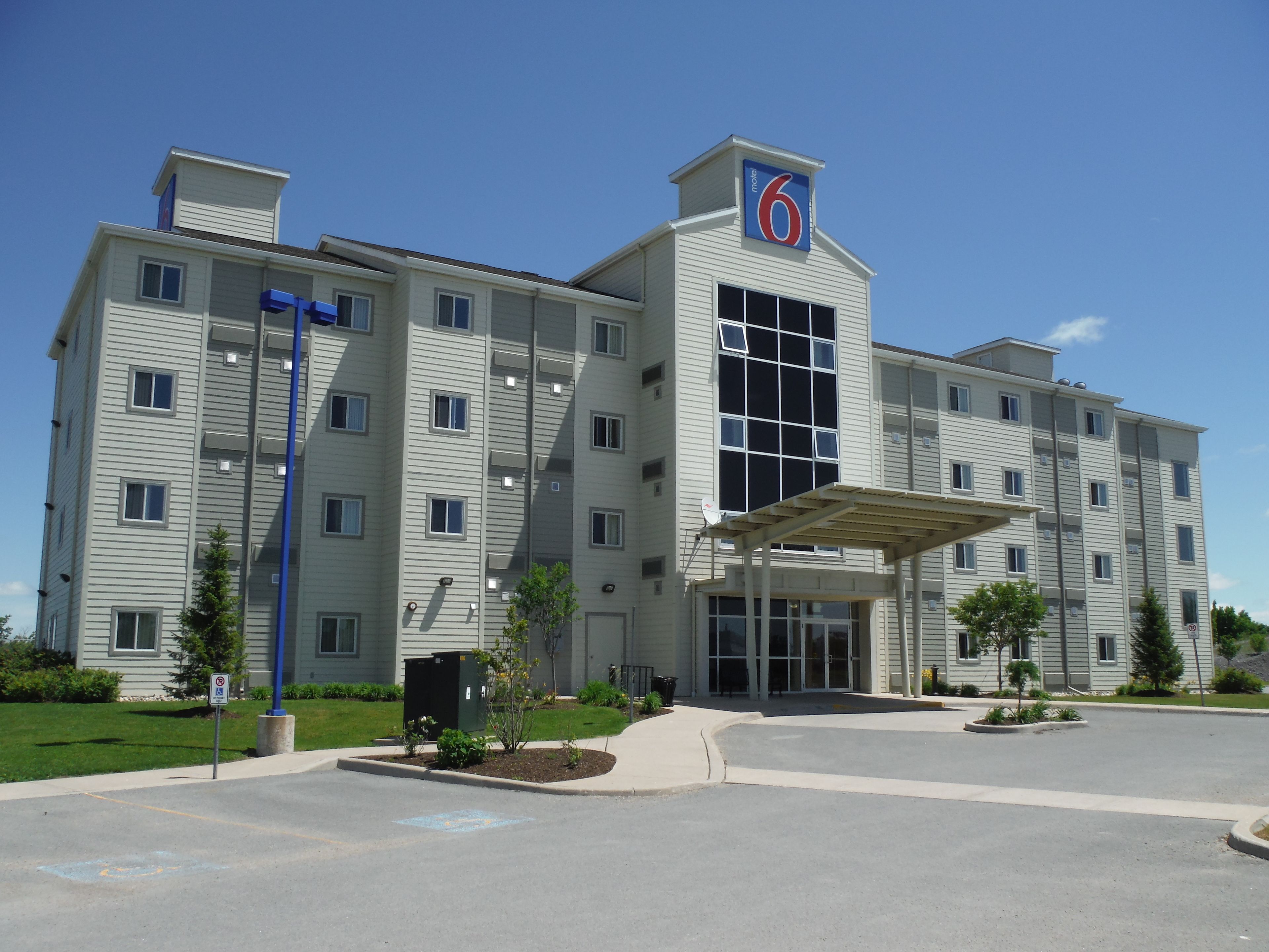 Photo - Motel 6-Kingston, ON