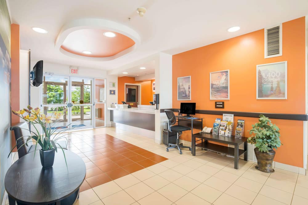 Motel 6 Kingston, ON