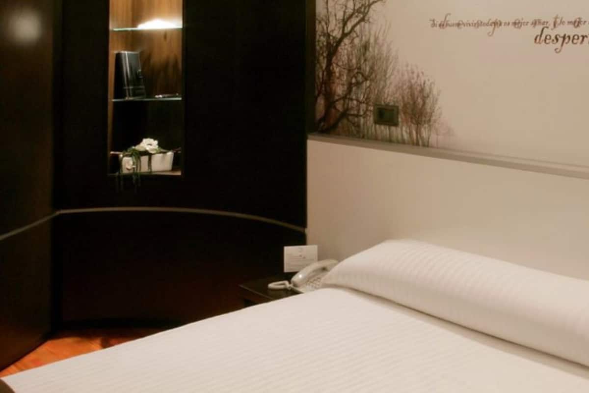 1 bedroom, in-room safe, desk, laptop workspace