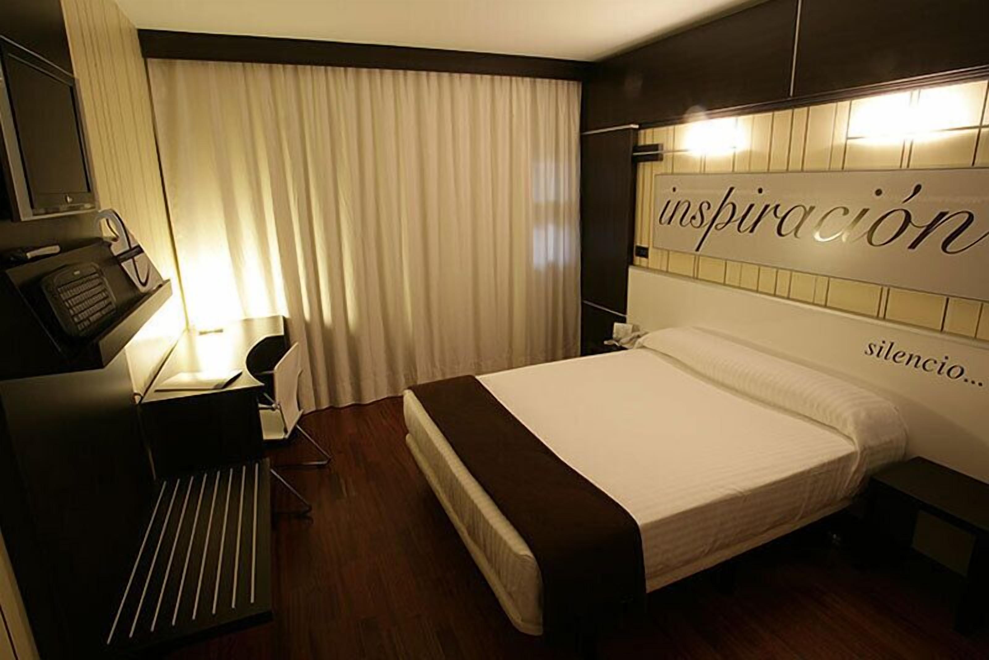 In-room safe, desk, laptop workspace, soundproofing