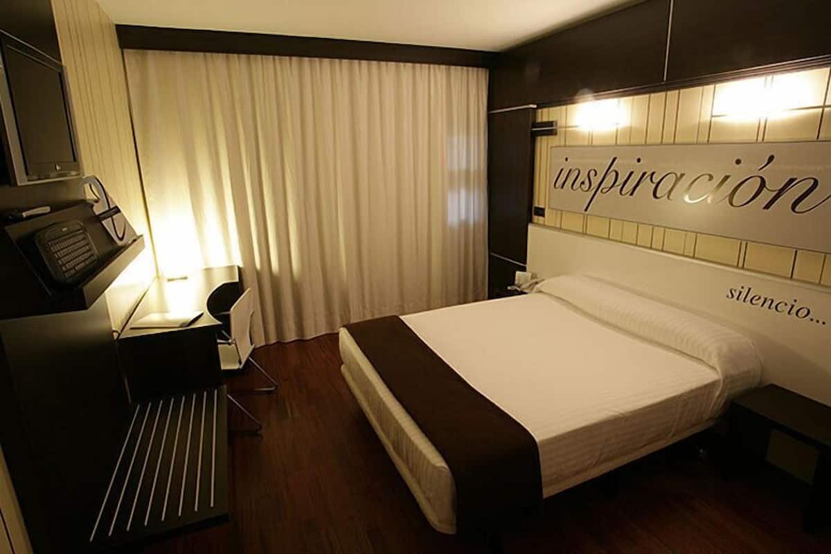 In-room safe, desk, laptop workspace, soundproofing