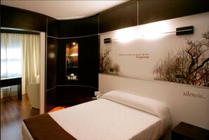In-room safe, desk, laptop workspace, soundproofing