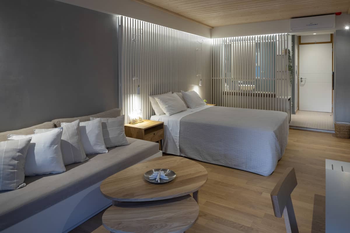 Kamar Superior, jet tub, area taman | Seprai antialergi, brankas, Wi-Fi gratis, dan seprai linen