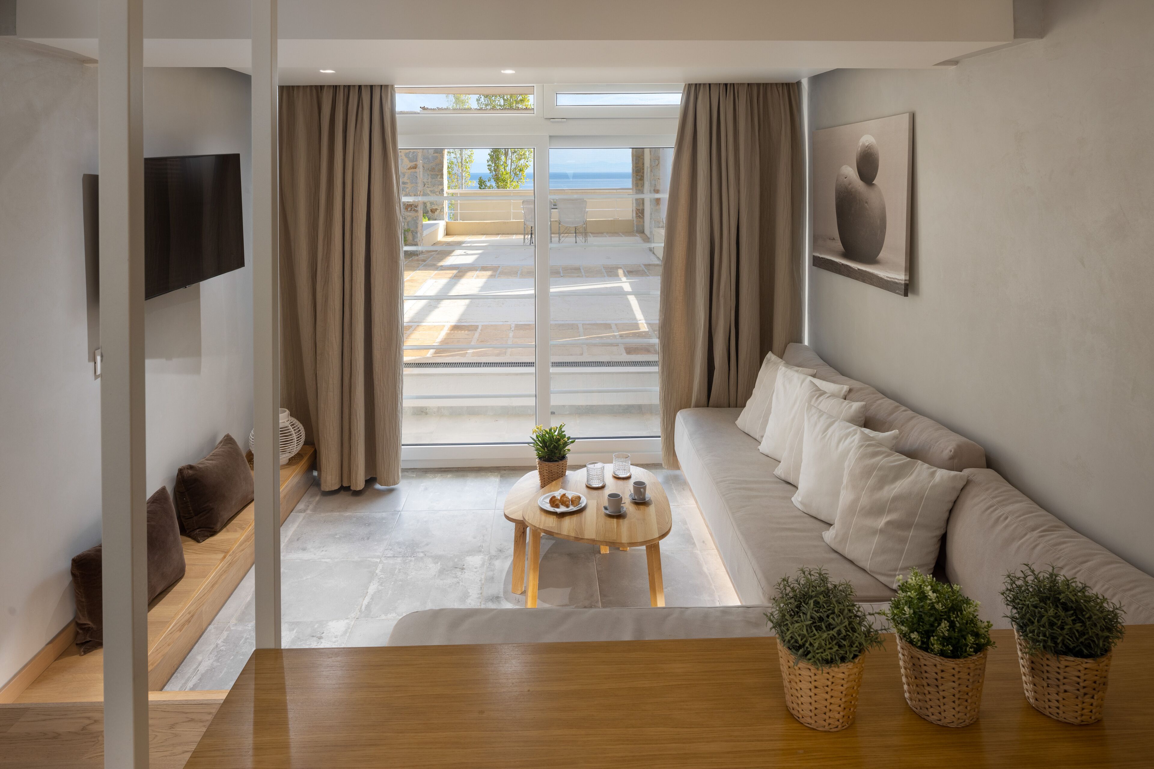 1 bedroom, hypo-allergenic bedding, in-room safe, free wifi