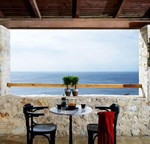 Interior - Atrium Hotel (Skiathos)