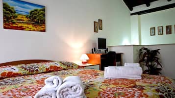 1 bedroom, Egyptian cotton sheets, premium bedding, Select Comfort beds