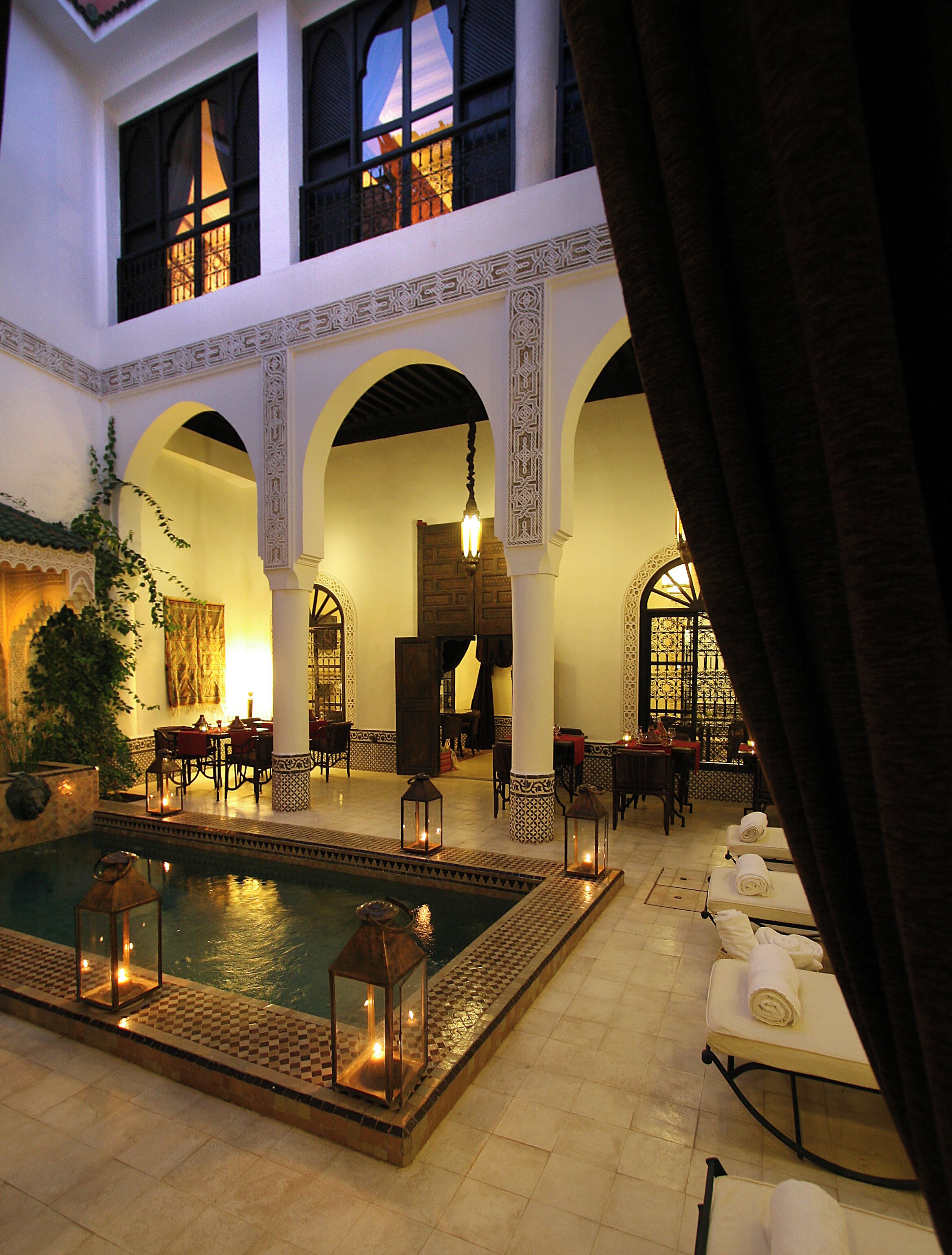 Piscine couverte, piscine extérieure