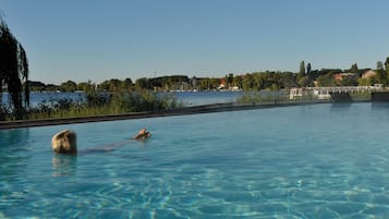 Behandelingskamers voor koppels, een sauna, een stoombad