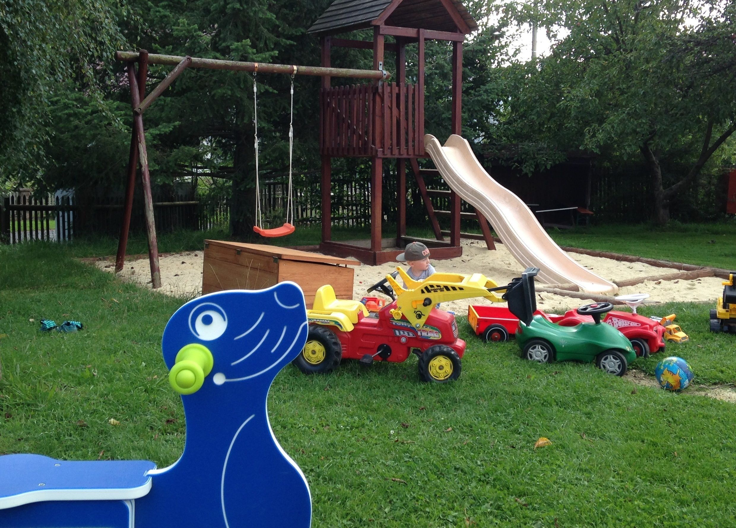 children’s play area – outdoor