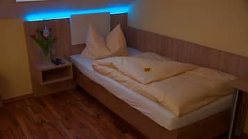 Camera singola | Biancheria da letto ipoallergenica, una cassaforte in camera