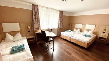 Standaard kamer | Hypoallergeen beddengoed, een kluis op de kamer, een bureau, gratis wifi