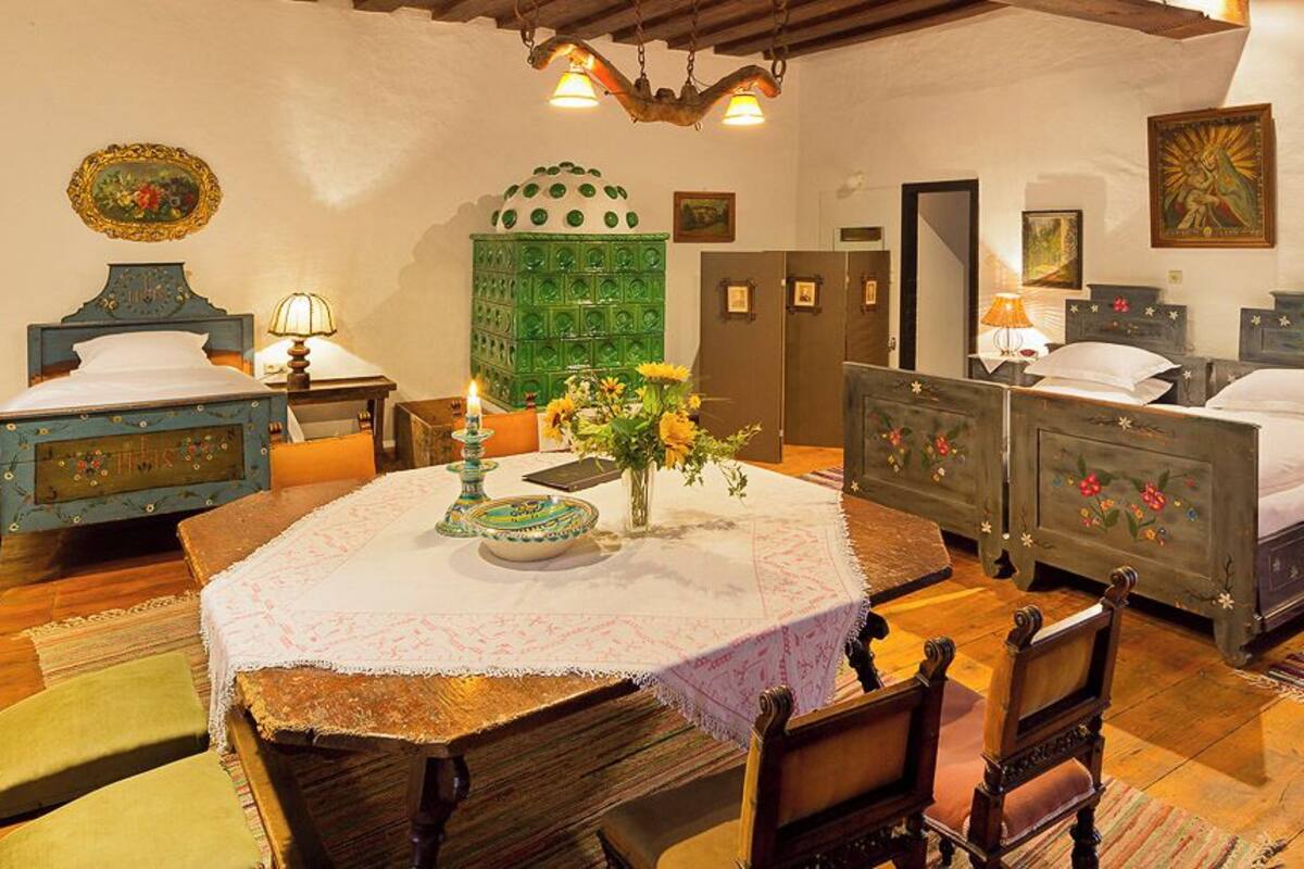 triple room | in-room safe, individually decorated, individually furnished