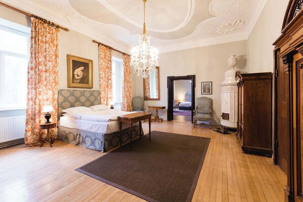 Family Apartment, 2 Bedrooms | In-room safe, individually decorated, individually furnished - Schloss Ernegg (Steinakirchen am Forst)