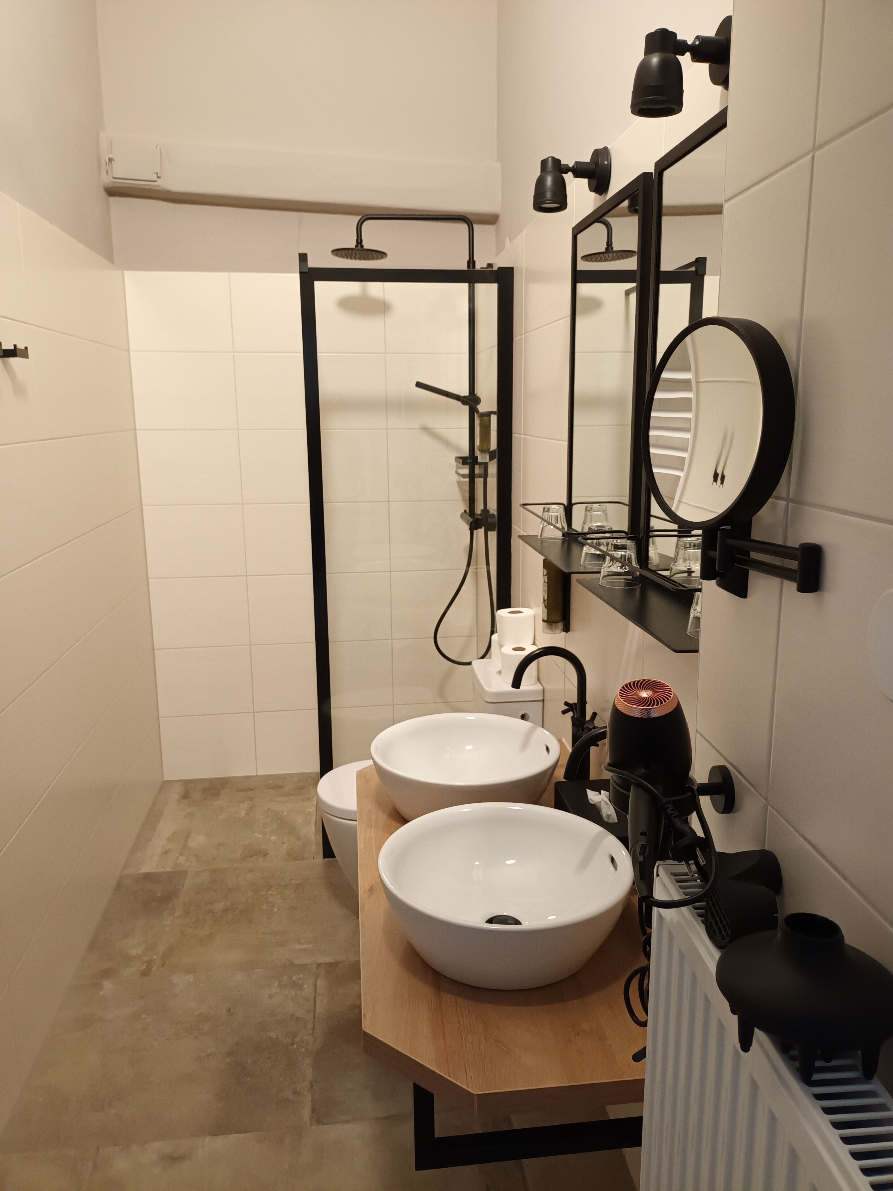 family apartment, 2 bedrooms | bathroom | free toiletries, hair dryer, slippers
